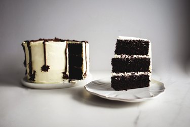 Let the spiderweb cake chill in the refrigerator before slicing.