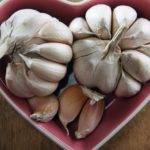 heart-garlic_165943949.jpg